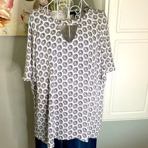 Banana Republic short sleeve blouse black white XL lined keyhole never worn